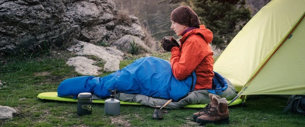 Sleeping Bag Cold Spots Fix: 4 Baffle & Fill Specs for Buyers 10 kelyland sleeping bag page top background