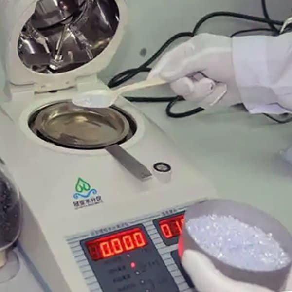 Luz de camping 136 Proceso de producción de almacenes de plástico para exteriores - Inspección del material entranteProceso de producción de almacenes de plástico para exteriores - Inspección del material entrante