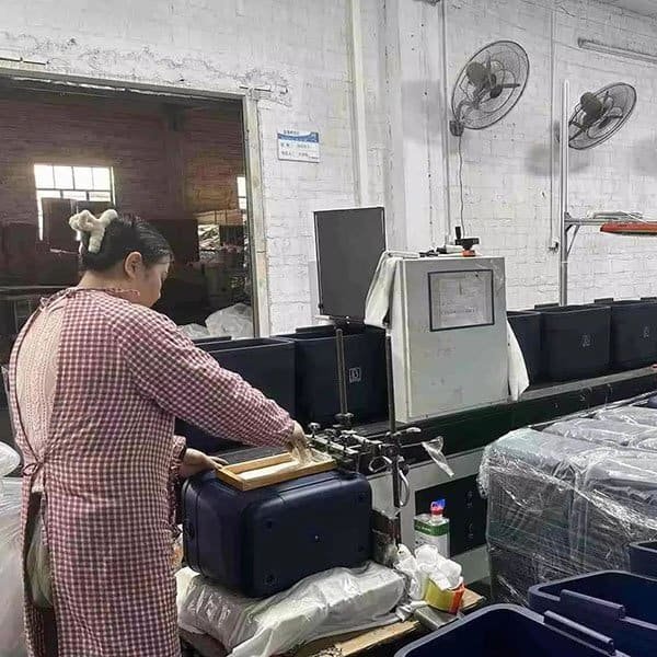 Outdoor Storage 68 Plastic Outdoor Storage Production Process- Silk-Screen Printing