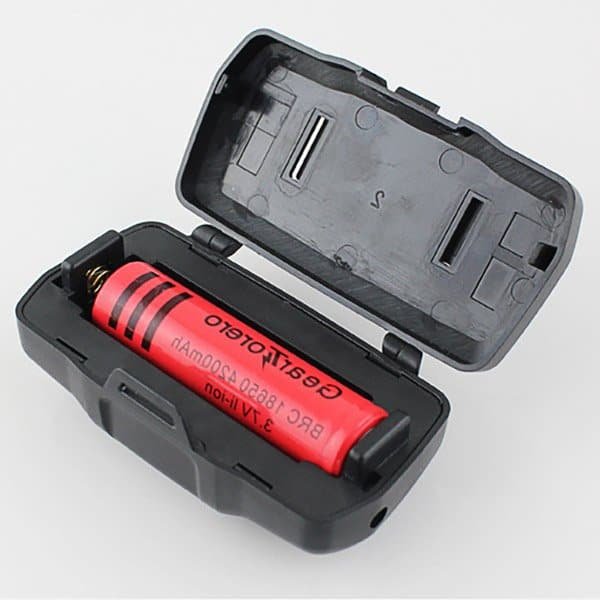 Luz de camping 68 Compartimento para una batería