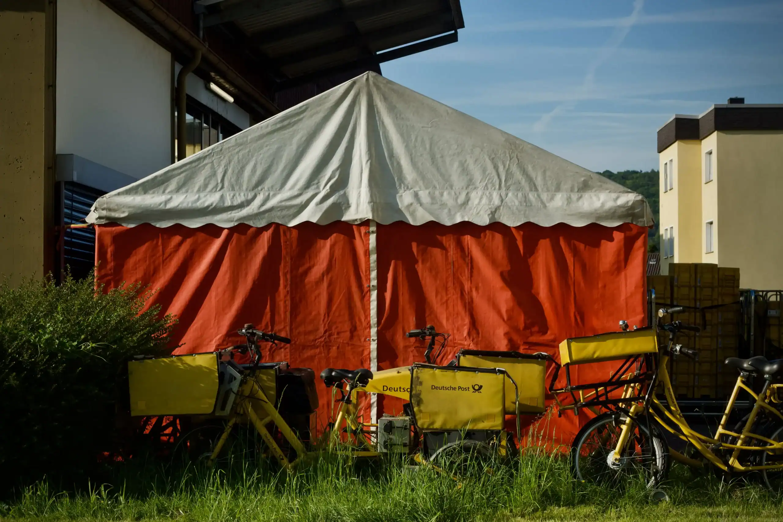 How Kelyland Delivered a 10,000-Tent Order for a Retail Chain 2 Outdoor tent with bicycles at Kelyland, perfect for outdoor adventures.