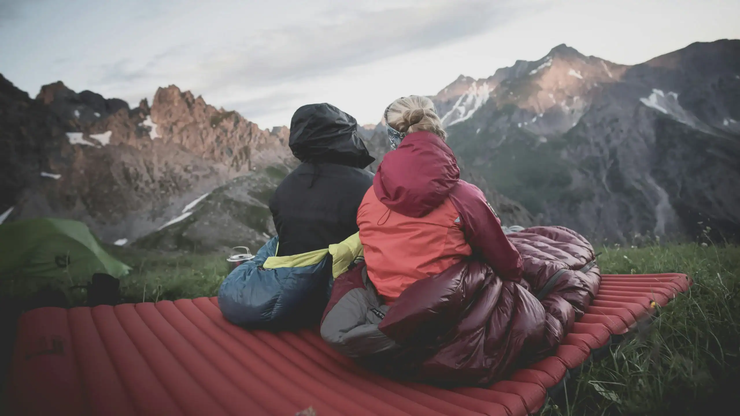 Sleeping Bags Under 1kg: Test Results & Engineering Insights 4 Imagem Unsplash 0LARSp0JVmQ por Lucas Canino